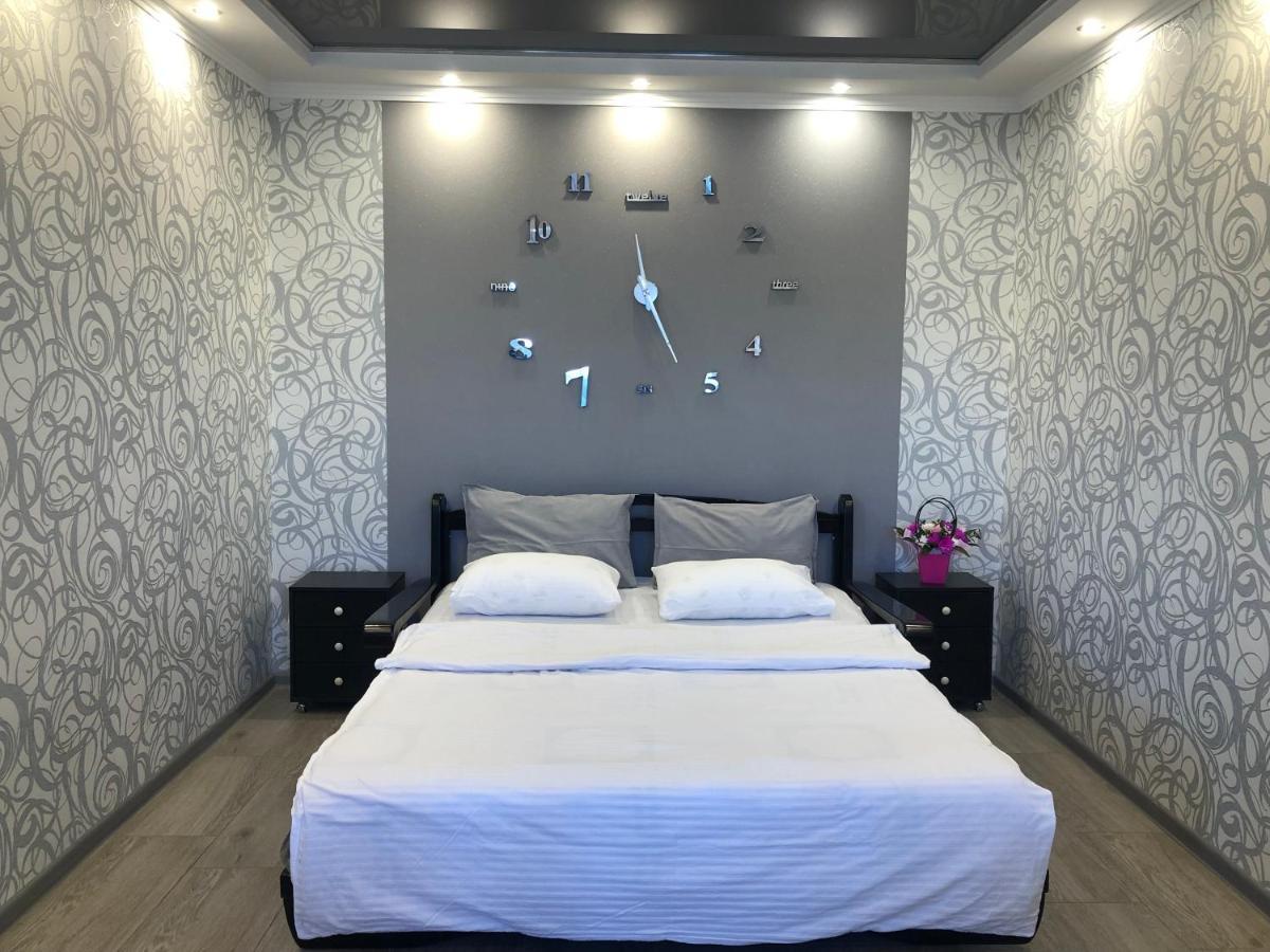 Appartement Сдам Посуточно Однакомнатную Квартиру à Kharkiv Extérieur photo